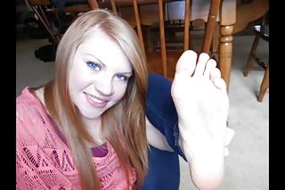 25P Worship redhead feet
