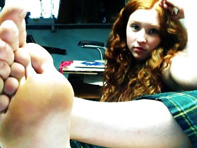 25P Worship redhead feet