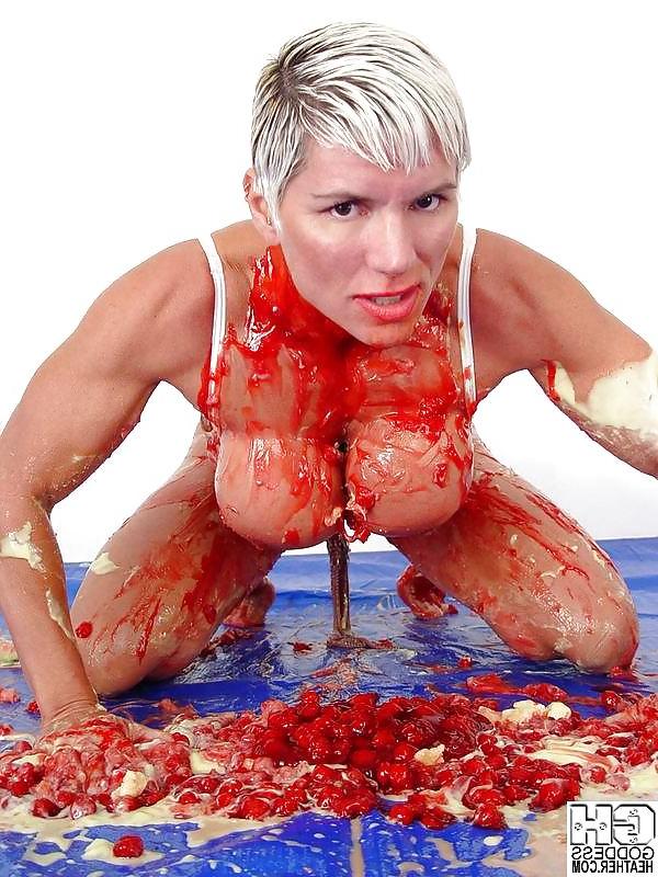 25P Blonde muscle bitch