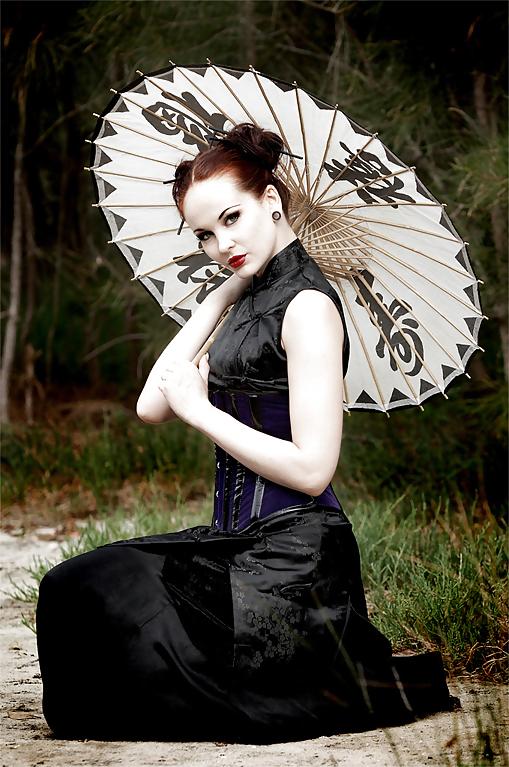 14P Kinky Corsets