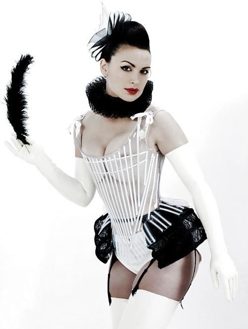 14P Kinky Corsets