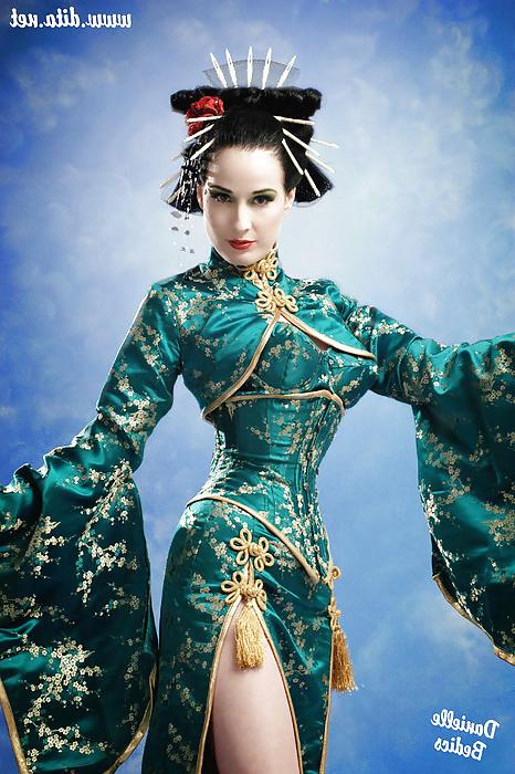 14P Kinky Corsets