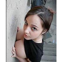 6P Natural boobs