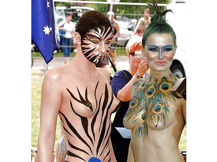 25P Nude Painted Ladies in Public Fetish Gallery 18