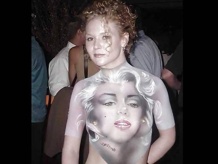 25P Nude Painted Ladies in Public Fetish Gallery 18