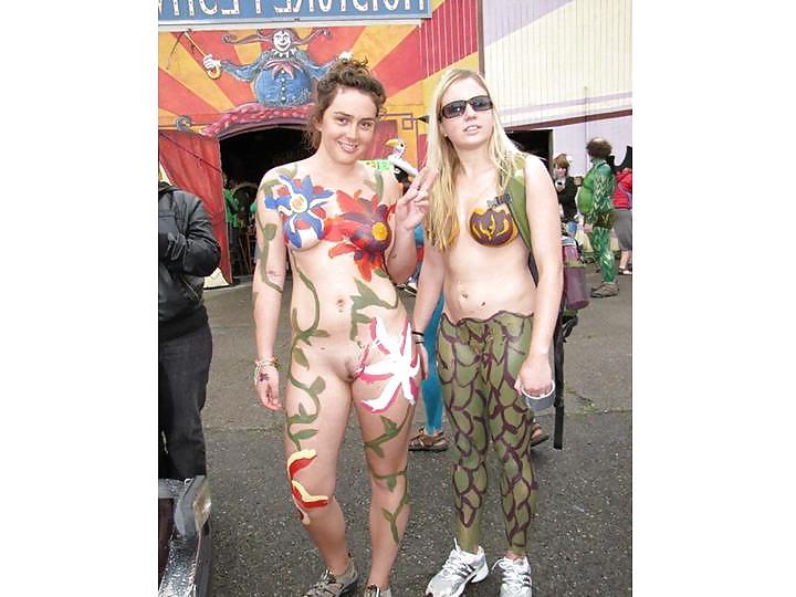 25P Nude Painted Ladies in Public Fetish Gallery 21