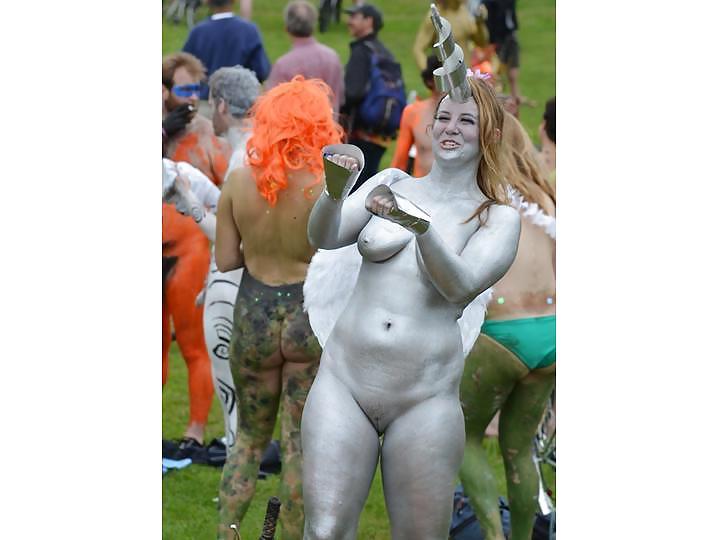 25P Nude Painted Ladies in Public Fetish Gallery 21