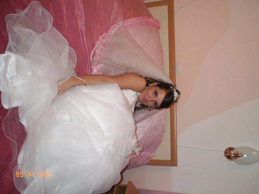 25P Pretty Amateur Bride
