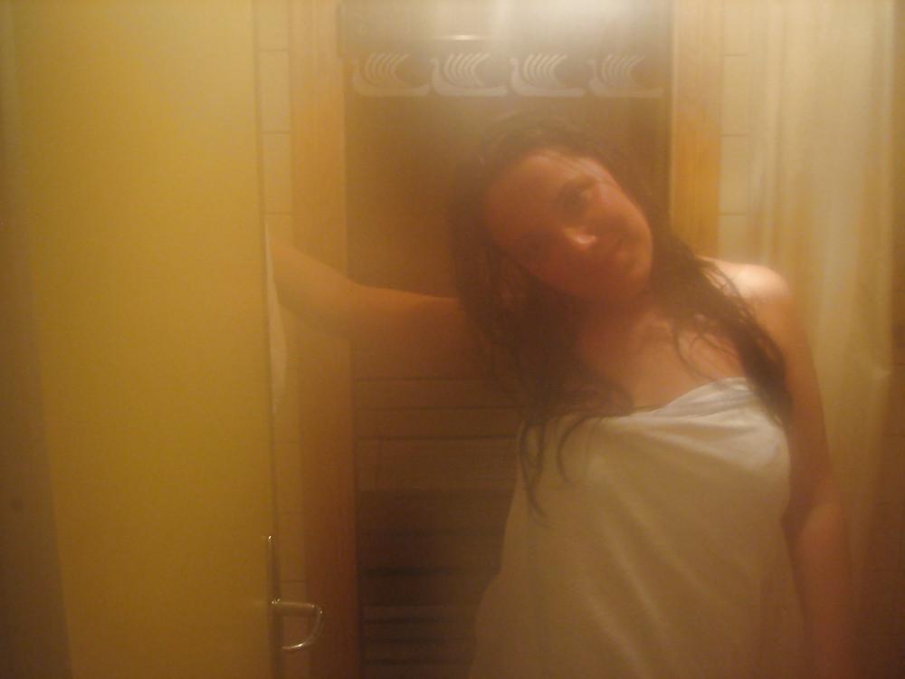 25P Pretty Amateur Bride