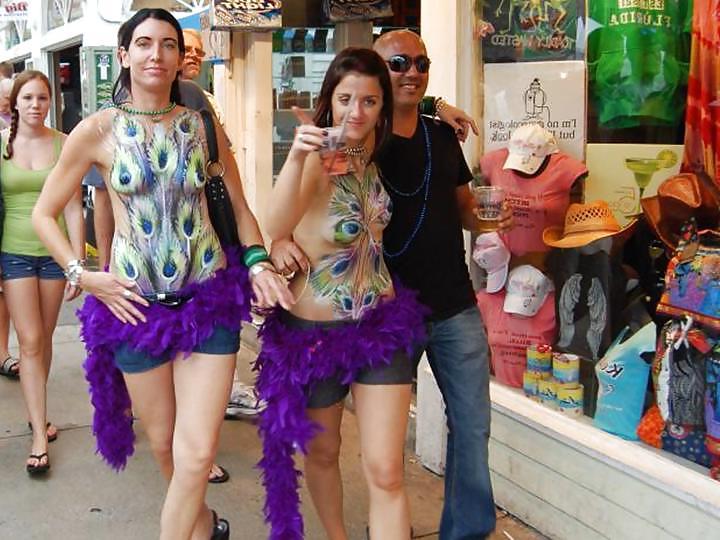 24P Nude Painted Ladies in Public Fetish Gallery 1 