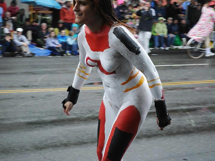 24P Nude Painted Ladies in Public Fetish Gallery 1 