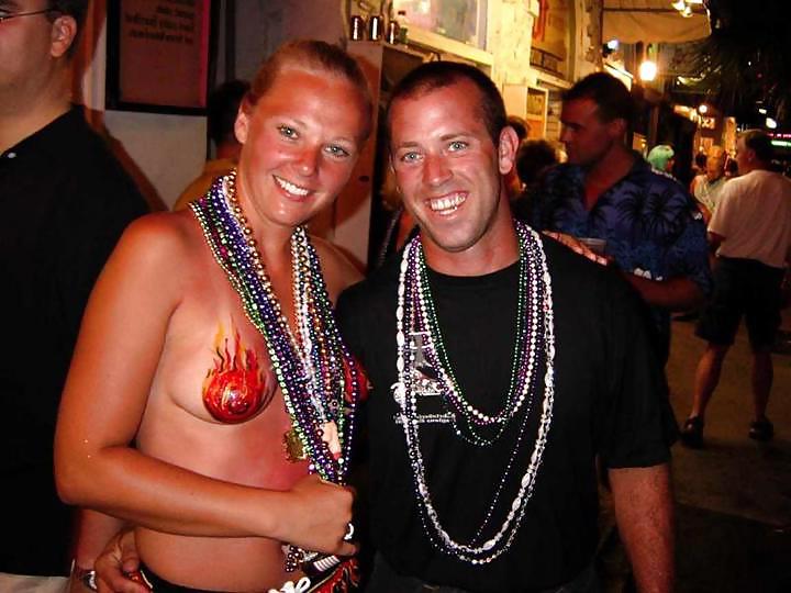 24P Nude Painted Ladies in Public Fetish Gallery 1 