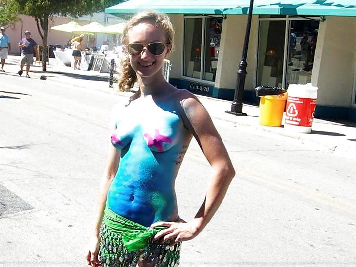 24P Nude Painted Ladies in Public Fetish Gallery 1 