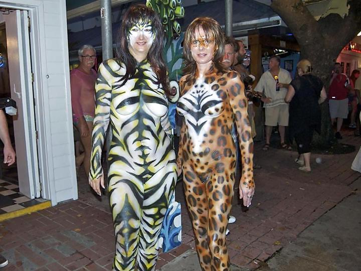 24P Nude Painted Ladies in Public Fetish Gallery 1 