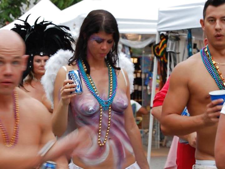 24P Nude Painted Ladies in Public Fetish Gallery 1 