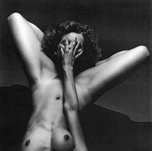 25P BW ART-TO ANA ISABEL