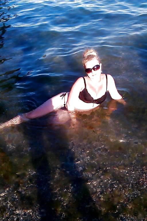 24P Your mom in a bikini 4