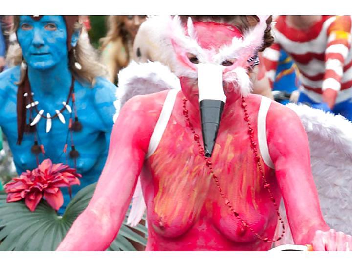 25P Nude Painted Ladies in Public Fetish Gallery 7