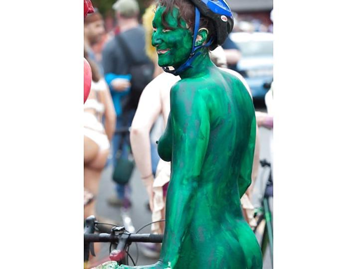 25P Nude Painted Ladies in Public Fetish Gallery 7