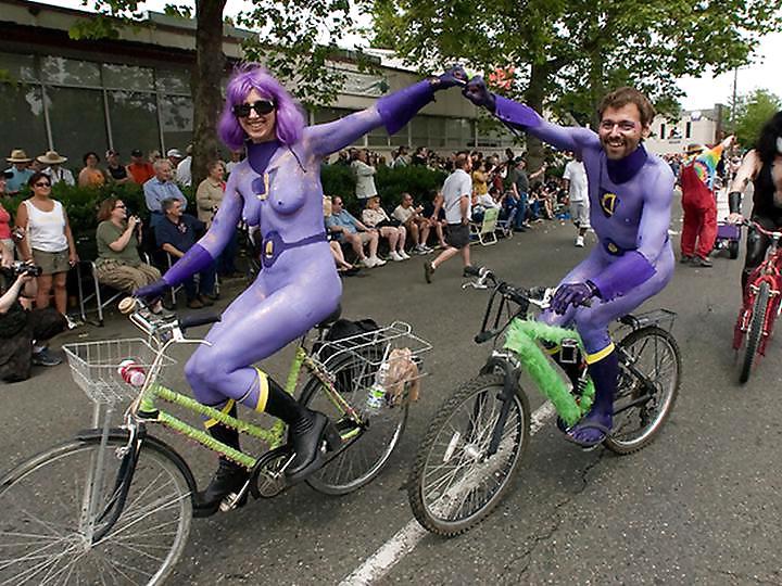 25P Nude Painted Ladies in Public Fetish Gallery 26