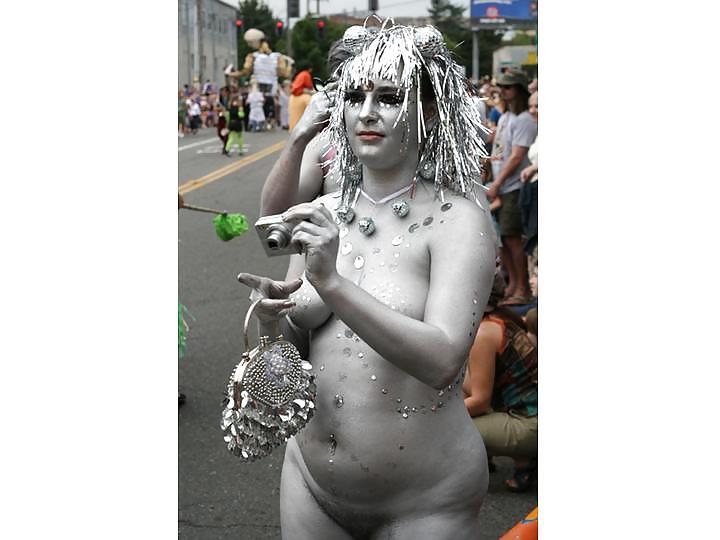 25P Nude Painted Ladies in Public Fetish Gallery 26
