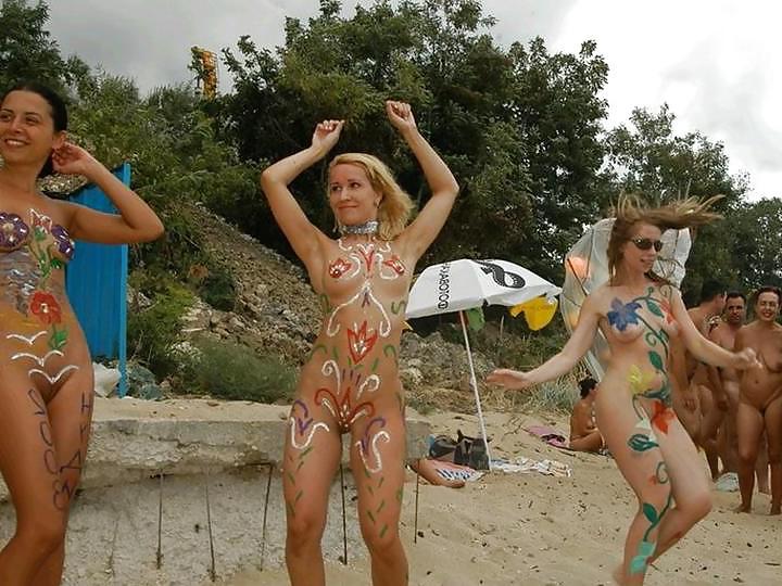 25P Nude Painted Ladies in Public Fetish Gallery 26