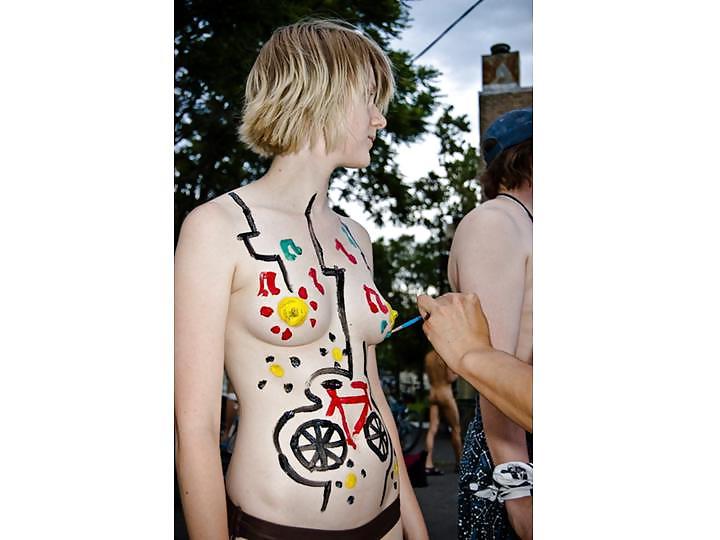 25P Nude Painted Ladies in Public Fetish Gallery 26