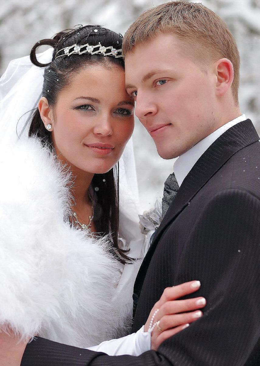 22P Gorgeous bride
