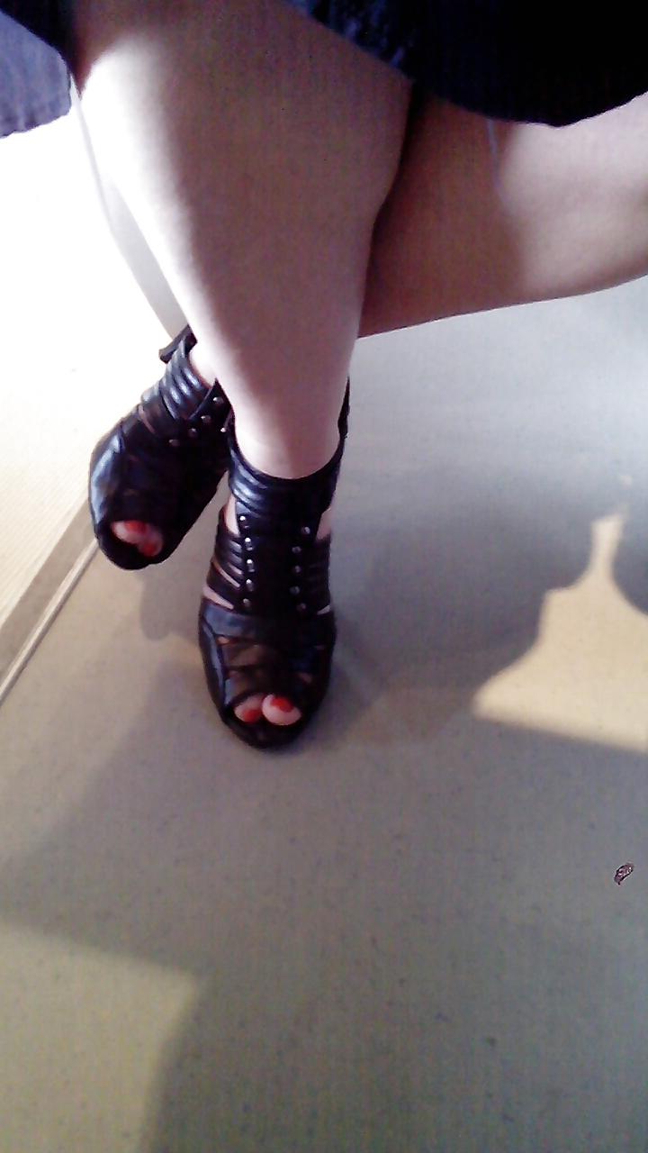 13P Candid feet of train mate : Eva