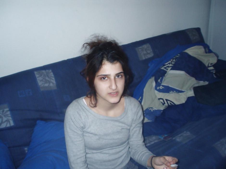 15P Naked Cute Jewish Babe