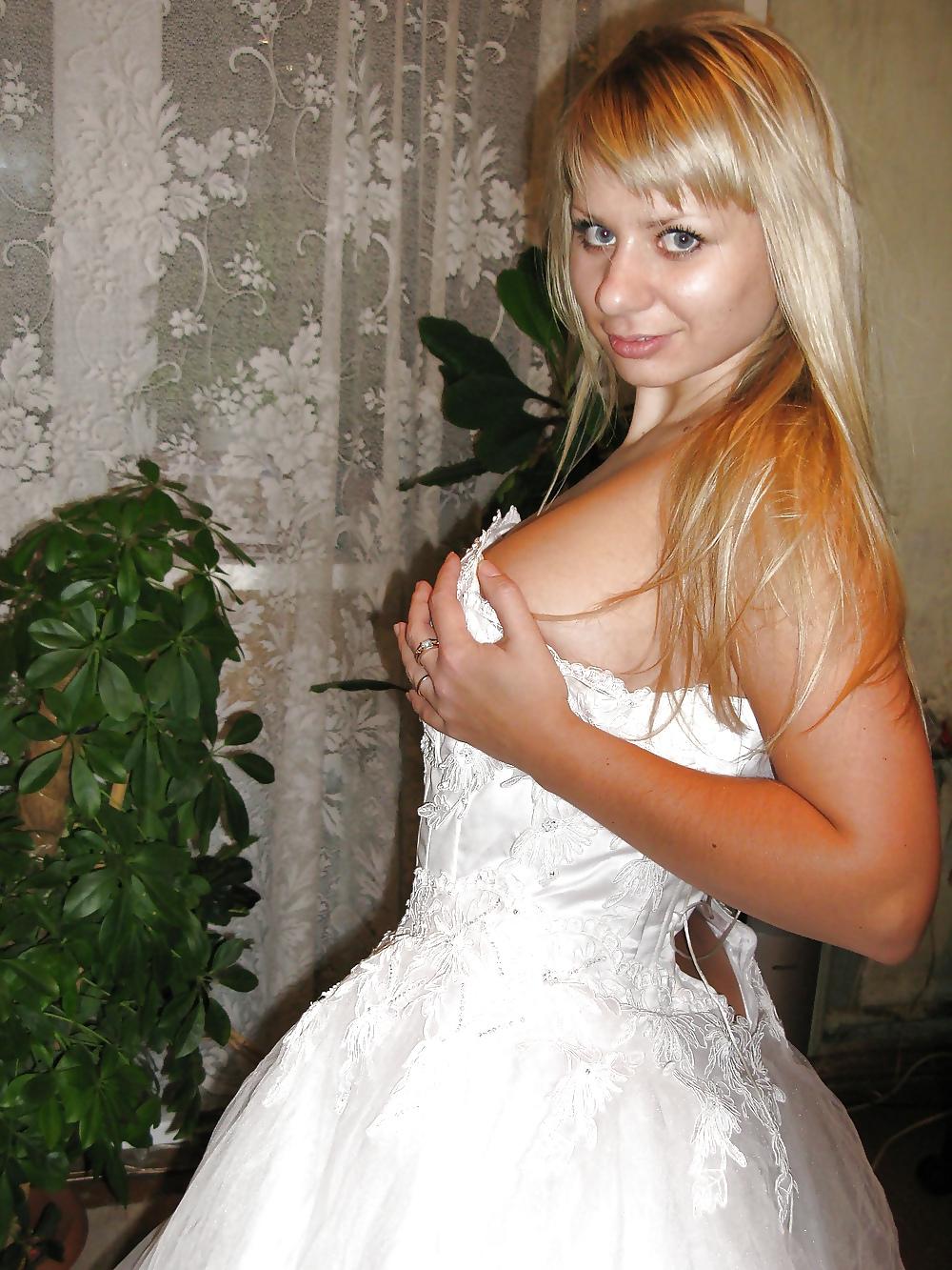 15P Here CUMS The Bride 02