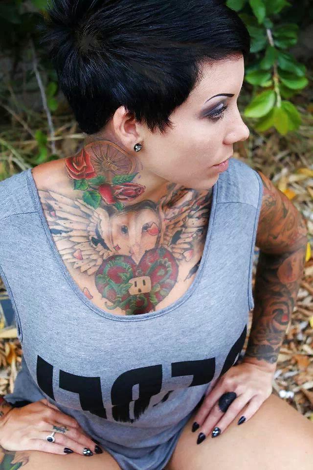 18P Hot Inked Goddess Lennon Lee