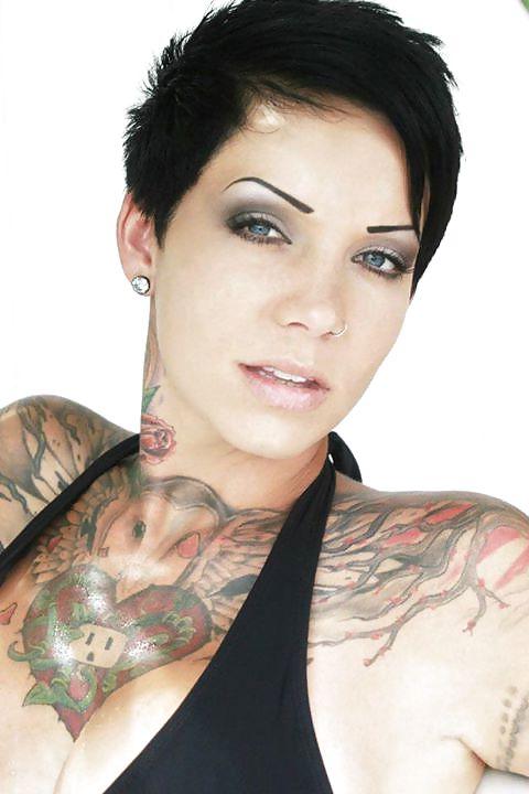 18P Hot Inked Goddess Lennon Lee