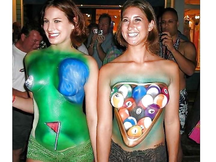 25P Nude Painted Ladies in Public Fetish Gallery 16