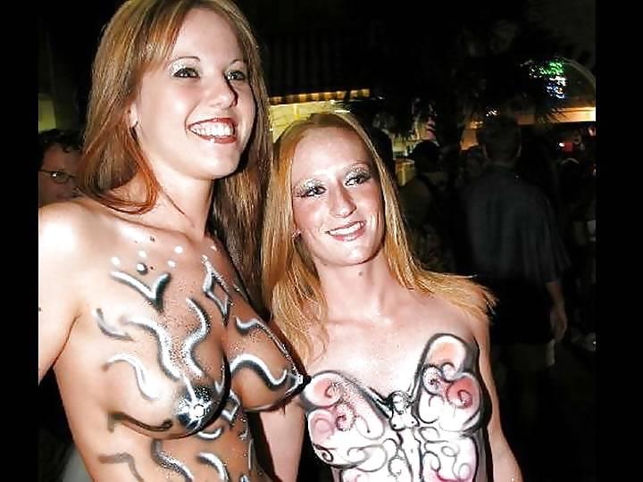 25P Nude Painted Ladies in Public Fetish Gallery 16