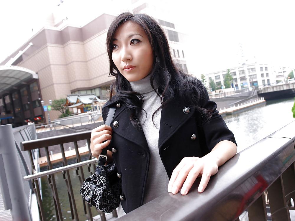 12P Japanese milf fucked in public