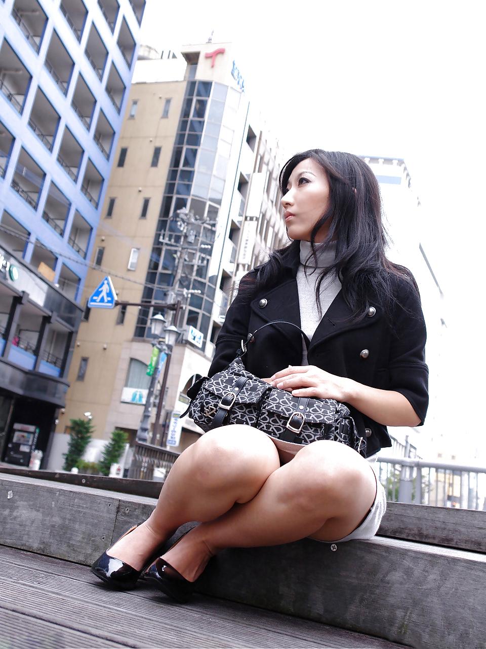 12P Japanese milf fucked in public
