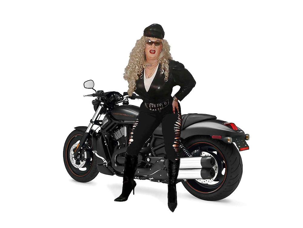 8P Lady Leather Bitch
