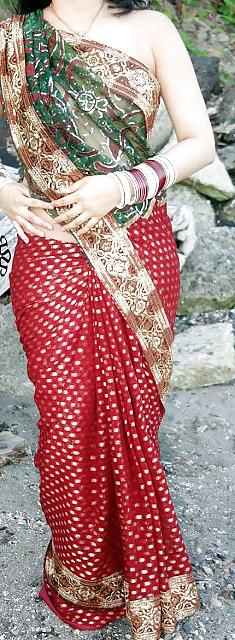 16P Beautiful indian bride goes nude