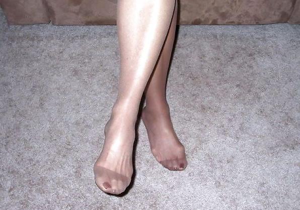 25P Just My Feet in Pantyhose