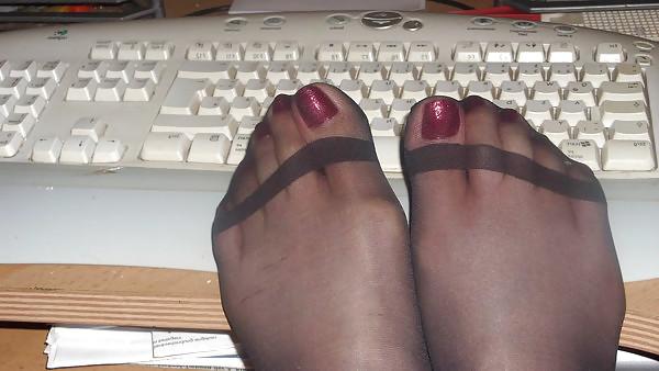 25P Just My Feet in Pantyhose