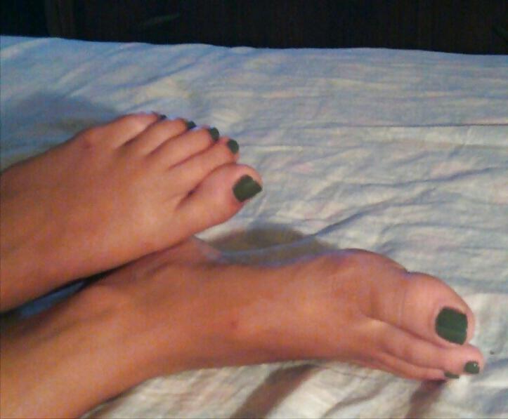 25P Wifes feet