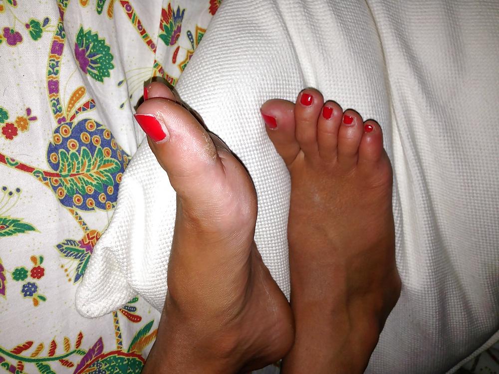 25P Wifes feet