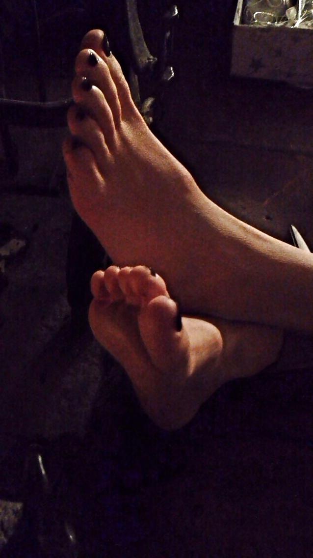 25P Wifes feet