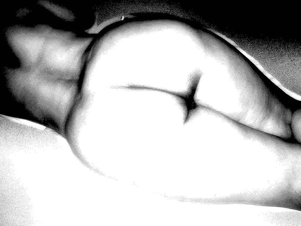 25P B&W Big Booty and Tight Ass Art