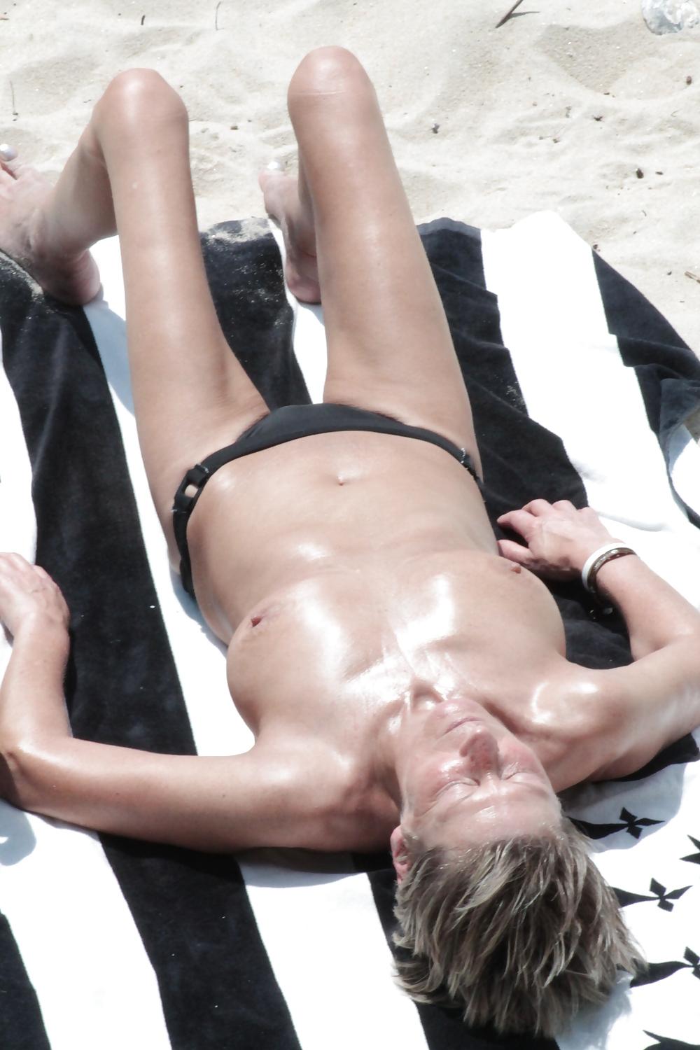 7P Topless beach in Britanny 3