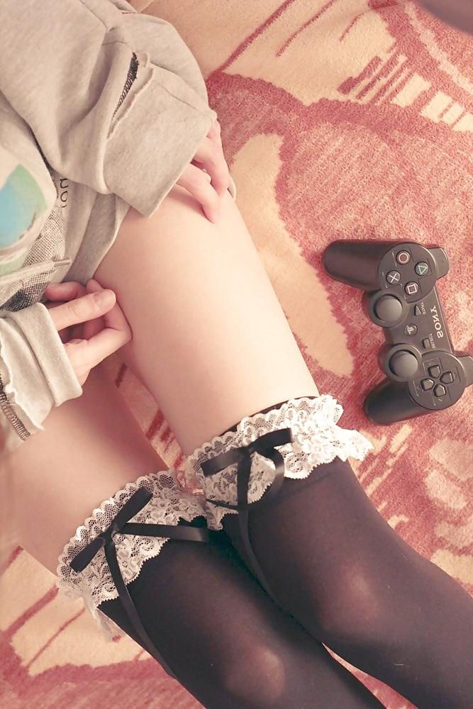 25P Panties, legs, feet, pantyhoses, nylons, high heels and cum 