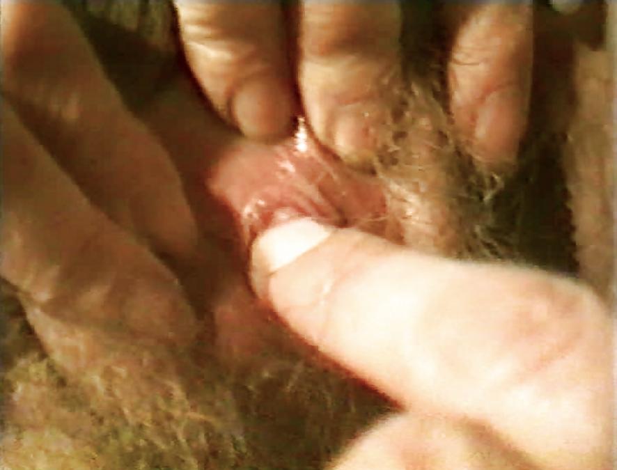 8P SAG - Sexy Bitch Hairy Pussy Play 04 - Fotzenspiel