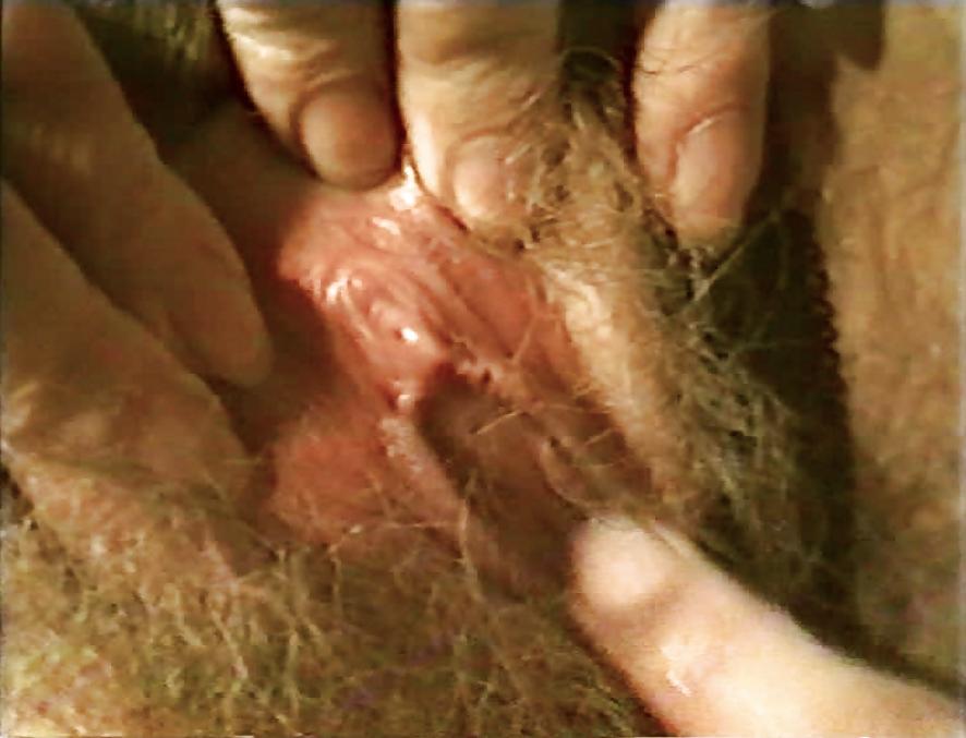 8P SAG - Sexy Bitch Hairy Pussy Play 04 - Fotzenspiel