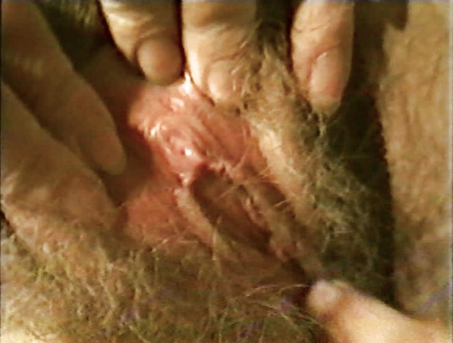 8P SAG - Sexy Bitch Hairy Pussy Play 04 - Fotzenspiel